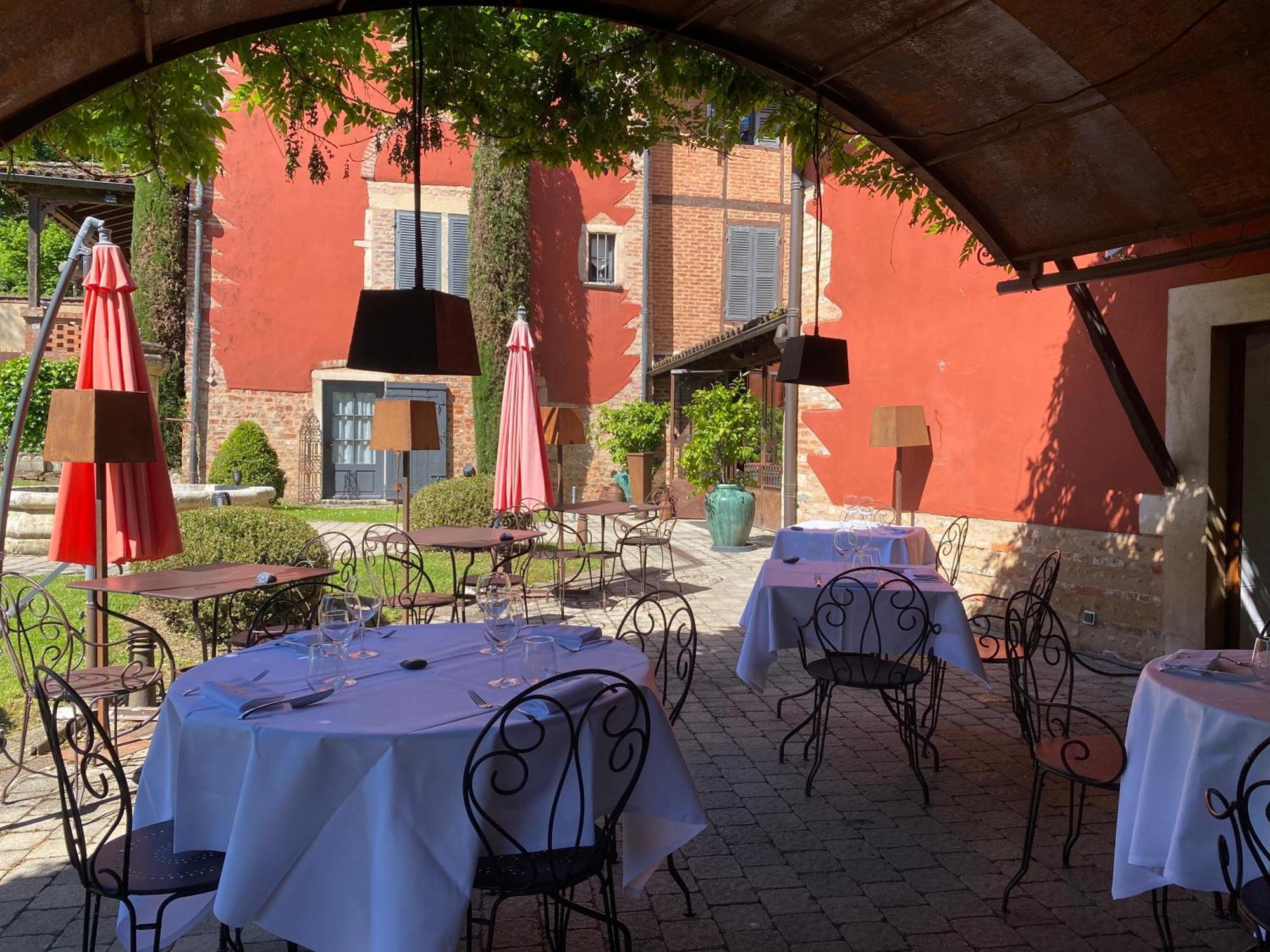 Les Jardins De La Tour Hotel Châtillon-sur-Chalaronne Exterior photo